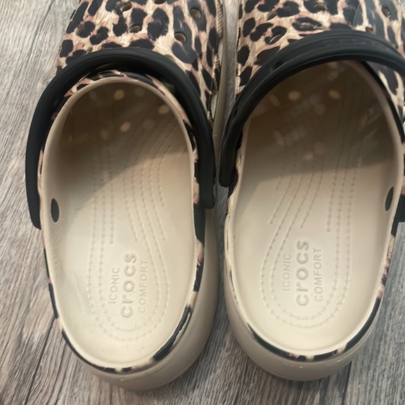 women's crocs - Picture 3 of 3